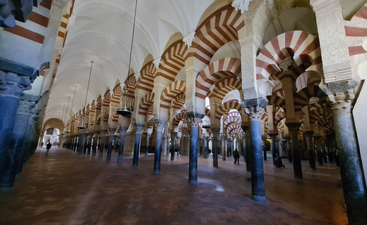 The Art of Pottery and Geometry in Islamic Mysticism