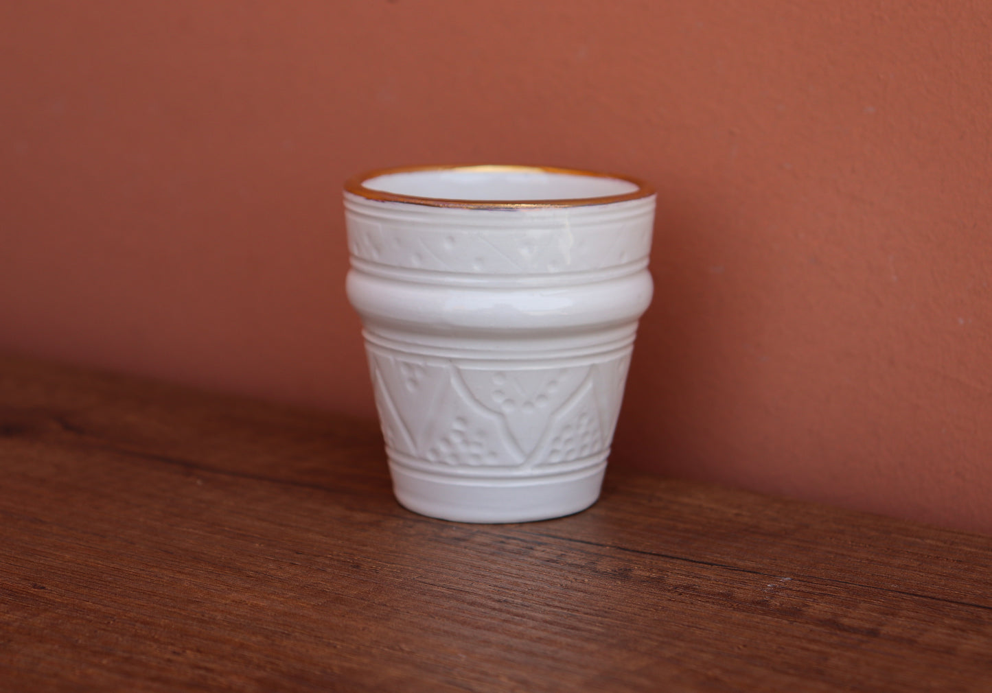 2 Small Printed Cups - Gold - White